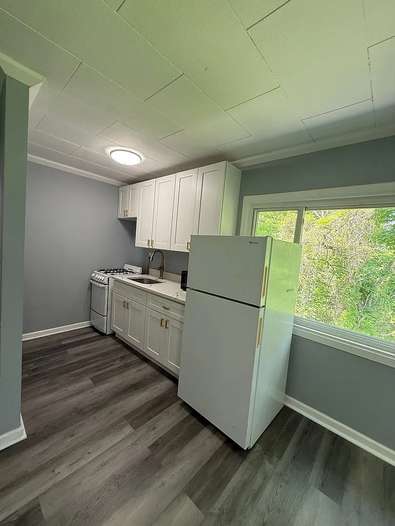 15 Johnson Lane LLC — Photo 1