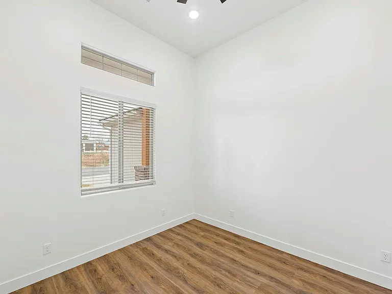 2628 S 3210 E — Photo 13