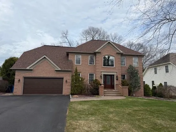 19 Susan Dr, Cumberland, RI 02864