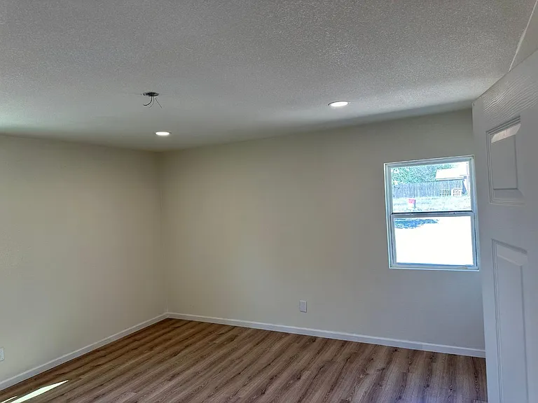 Unit Photo