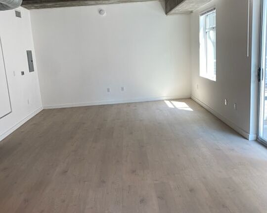 3rd image of 645 W 9th St APT 641