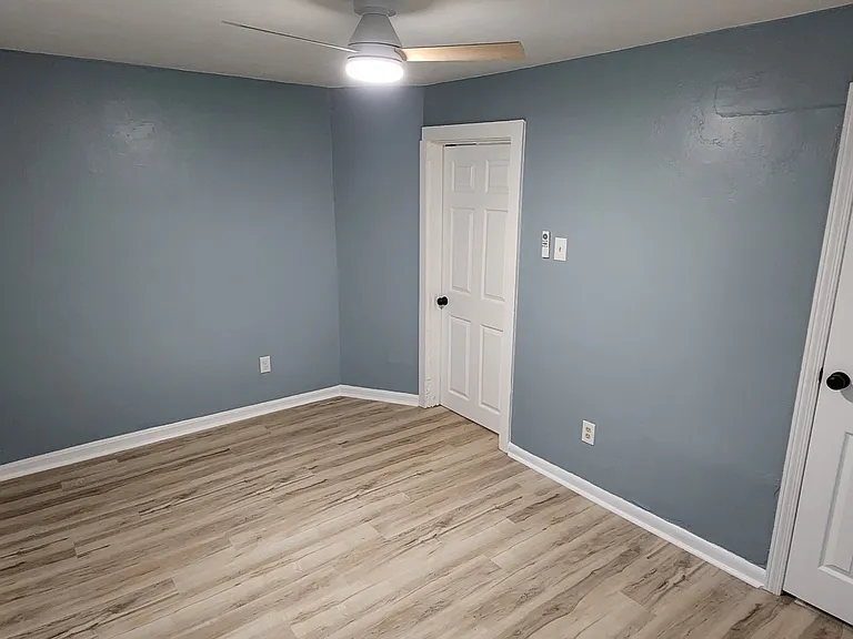 234 W Pike St — Photo 13