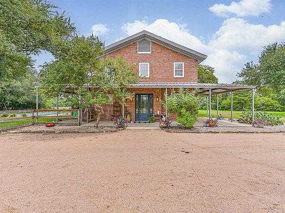 4th image of 7765 Pigeon Dr