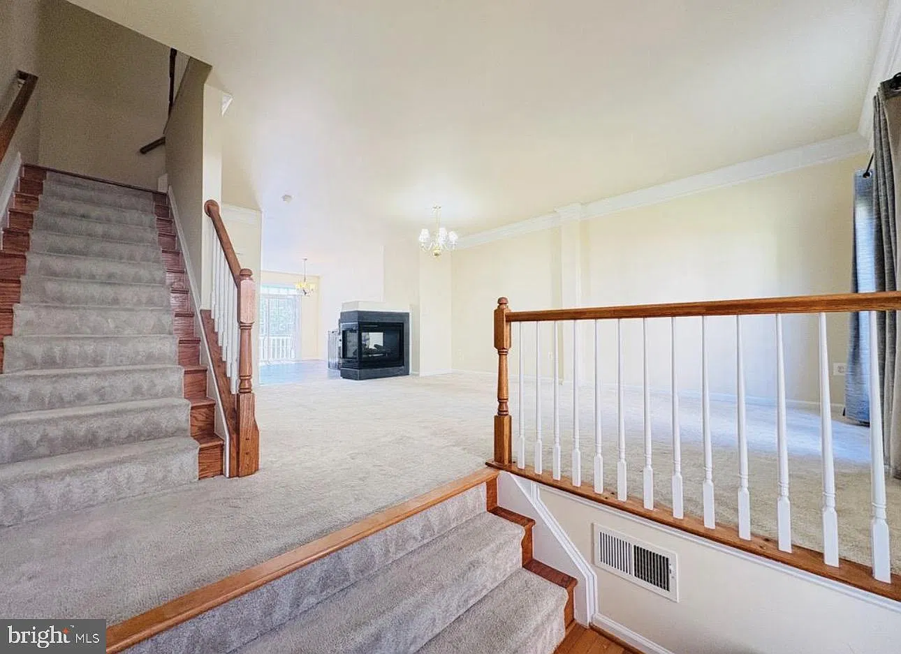 4 bed, 3.5 bath, 1600 sqft, $3,500 — Photo 3