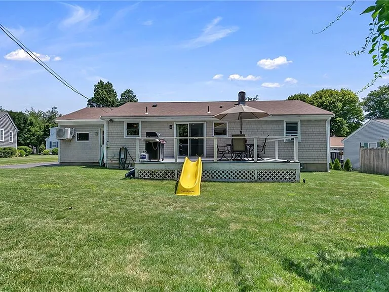 19 Sherwood Rd — Photo 30
