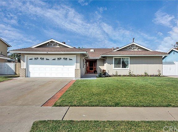 2nd image of 837 S Mancos Pl