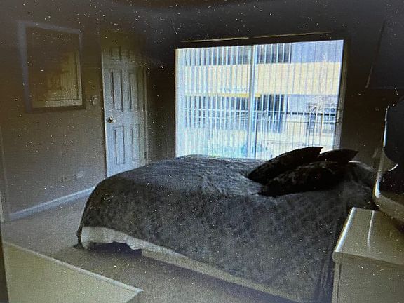 5th image of 214 S Wood St #1A