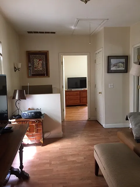2 bed, 800 sqft, $1,300 — Photo 1