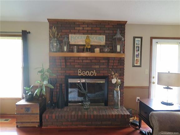 3rd image of 110 Plum Tree Dr