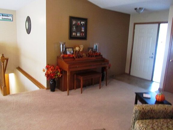 3rd image of 1720 E Ryan Ct