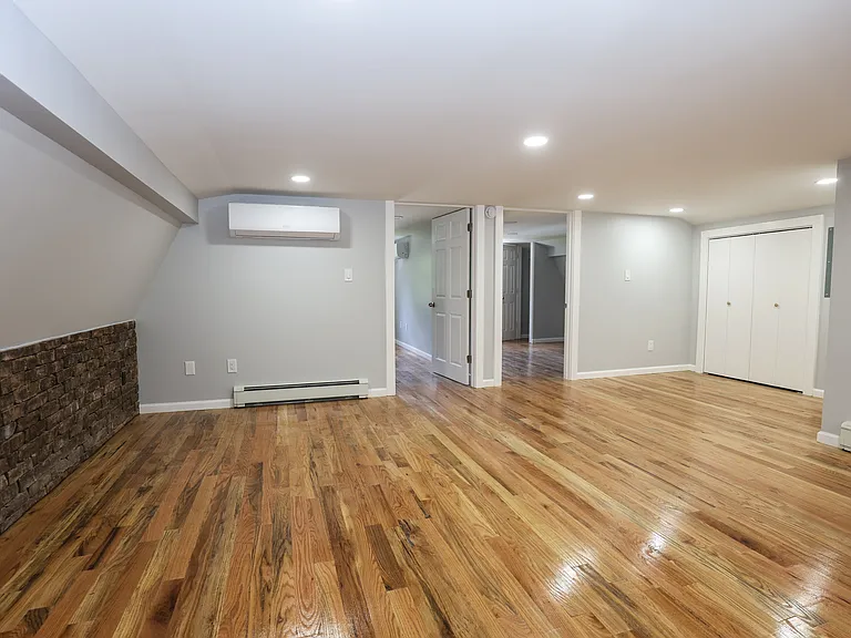 562 Peacock St #2 — Photo 8