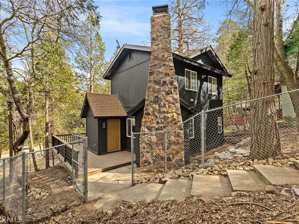 676 Knoll Dr, Crestline, CA 92325