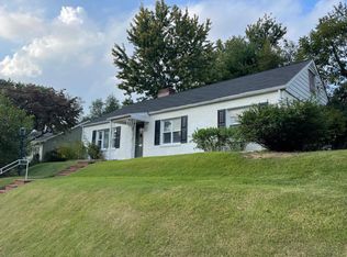 5007 34th St N, Arlington, VA 22207