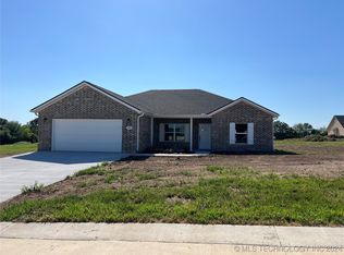 1921 N Everly Dr, Tahlequah, OK 74464