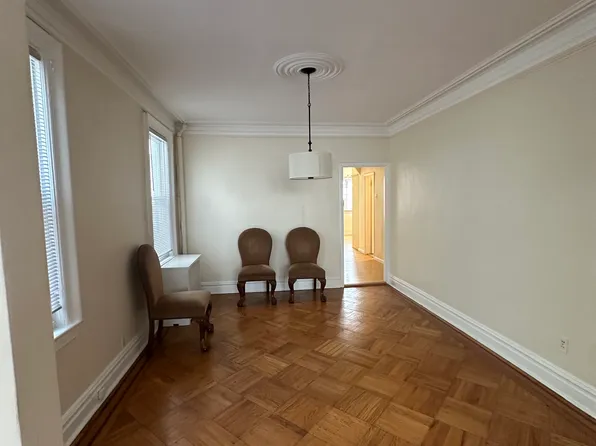 172 West 32nd Street image 3 of 9