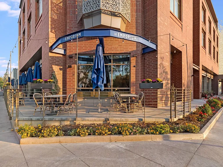 1800 W Mulberry St — Photo 31
