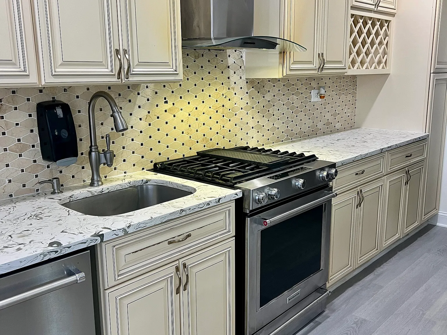 3 bed, 1400 sqft, $3,500 — Photo 2