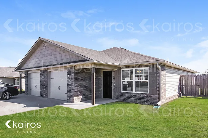 4005 Thomas St #B — Photo 2