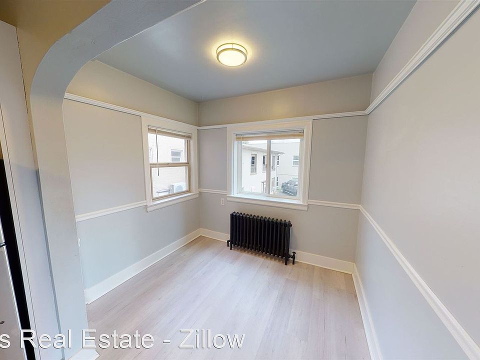 1st image of 113 Lake St S APT 10
