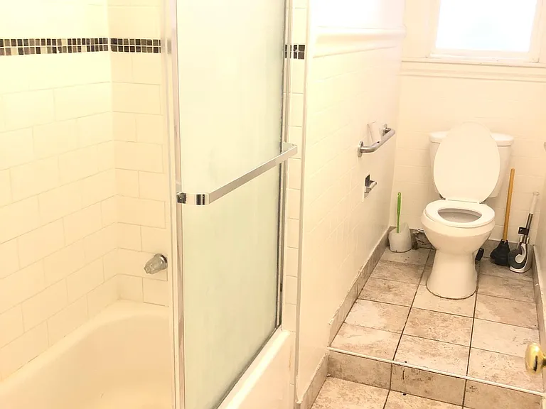 587 Ofarrell St #2 — Photo 4