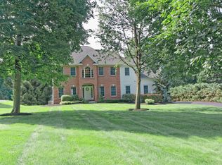 3 Hunts End Ln, Loudonville, NY 12211