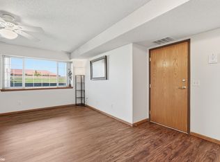 3050 Wilson Ave SW APT 3, Cedar Rapids, IA 52404