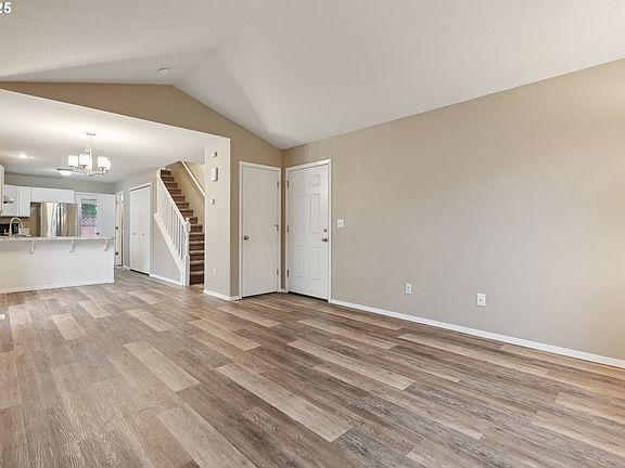 5th image of 5207 NE 85th Ave