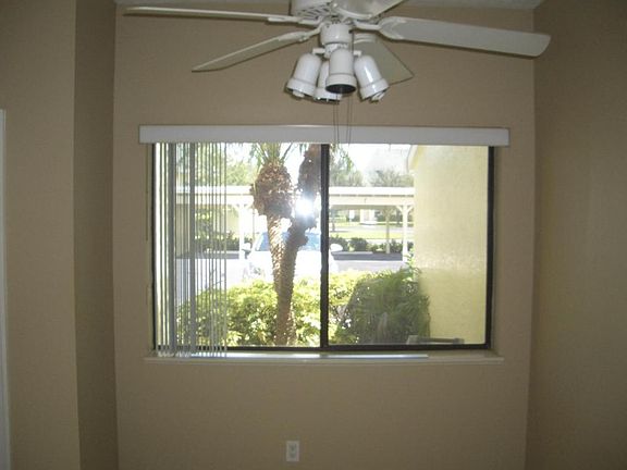 4th image of 4235 Gator Trace Ave #10-B
