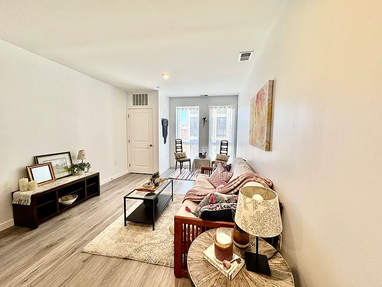 915 N Broad St #301 — Photo 4