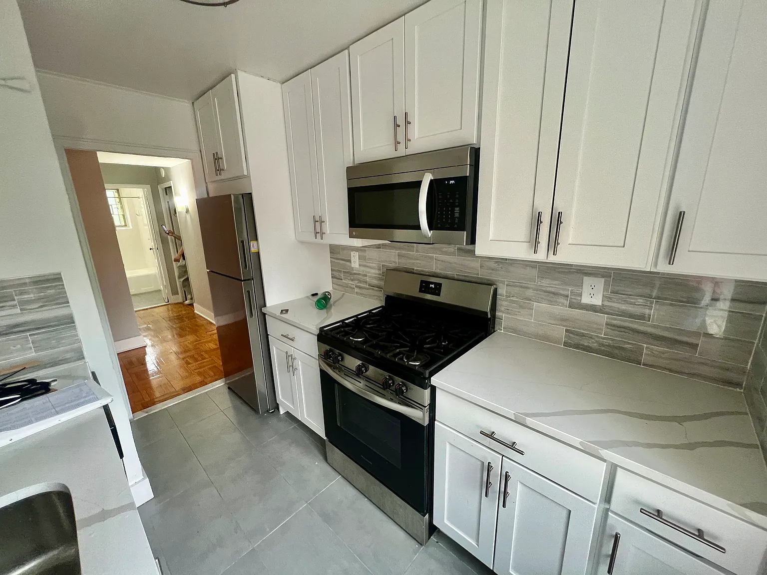 1 bed, 800 sqft, $2,299 — Photo 2