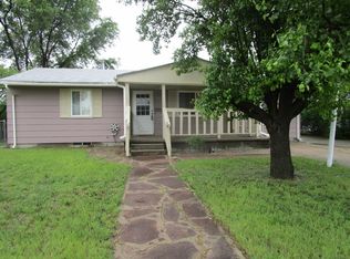 510 Meeker Dr, Garden City, KS 67846