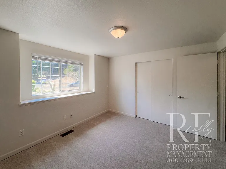 4618 NW Bernard St — Photo 29