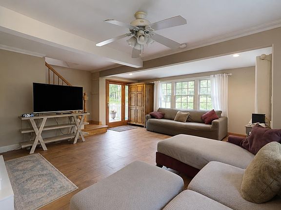 3rd image of 41 Summit Boulevard