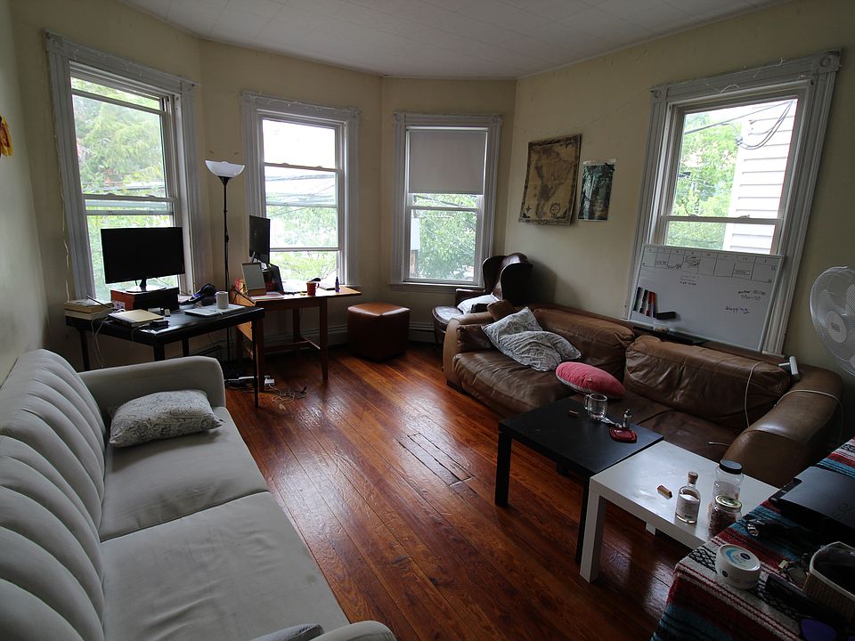 1st image of 29 Magnolia Ave #1