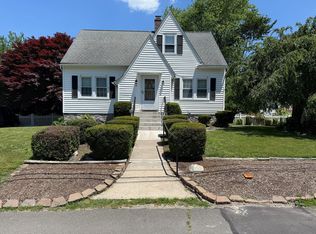 28 Maplerow Ave, Waterbury, CT 06705