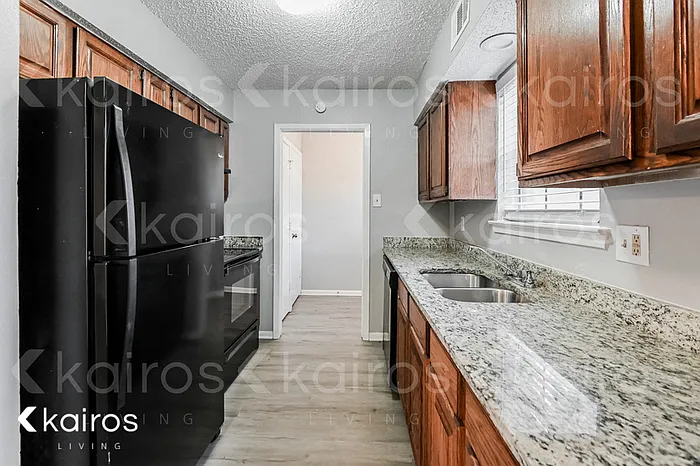 820 Courtenay Pl — Photo 6