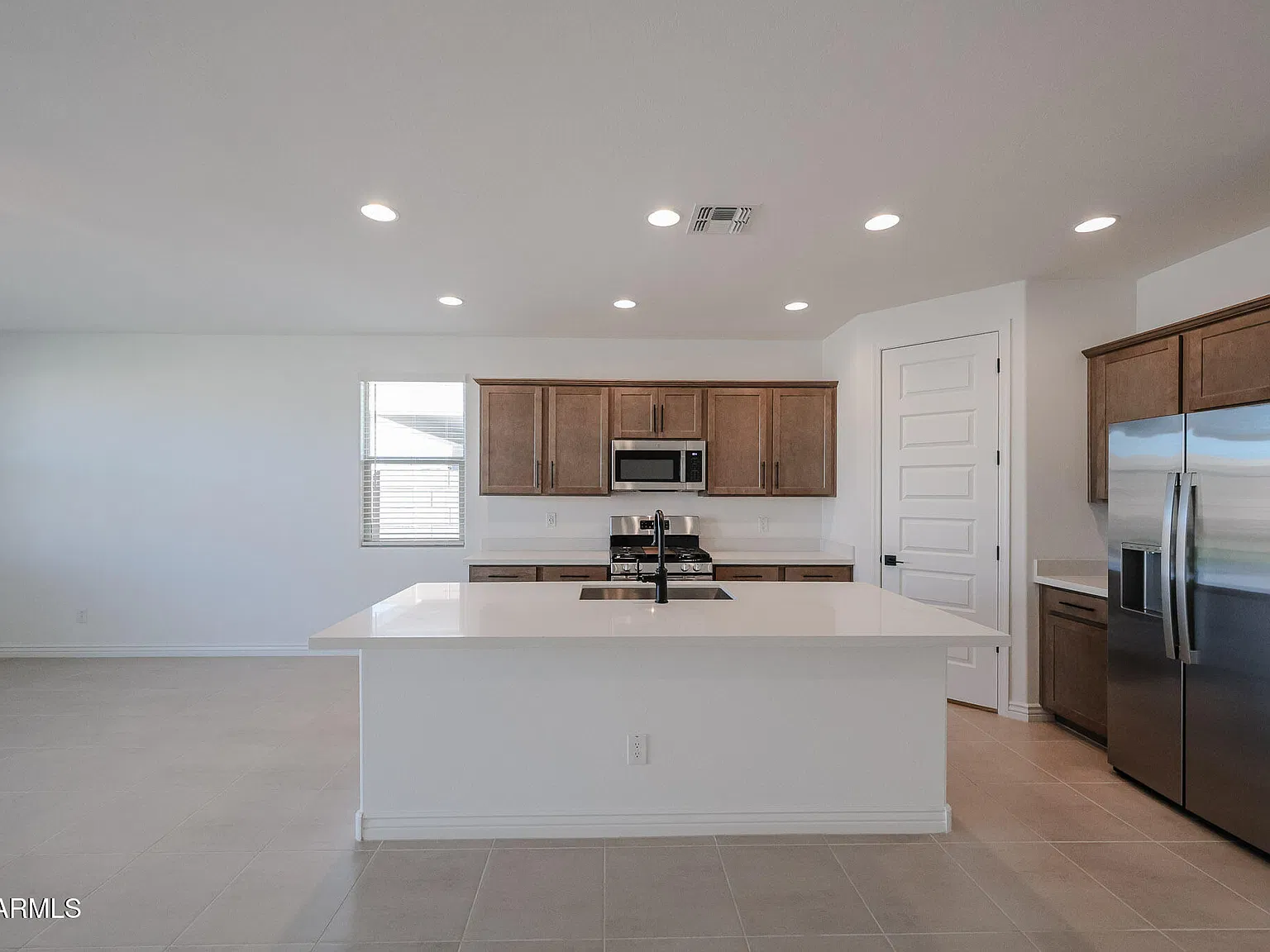4 bed, 2.0 bath, 1804 sqft, $2,200 — Photo 3