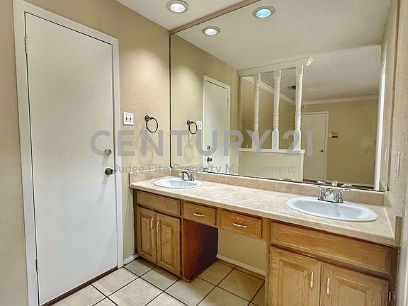 4th image of 205 Glenwood Dr