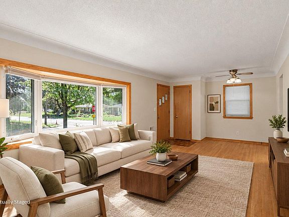 4th image of 1601 39th Ave NE