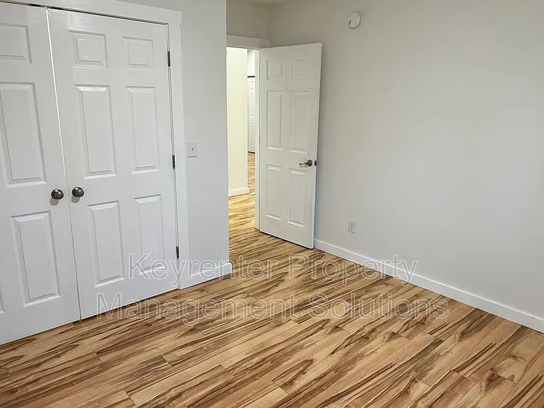 317 Sterling St #B — Photo 24