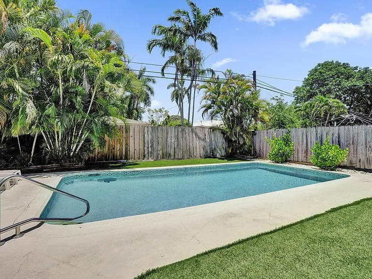 3201 SW 16th Ct — Photo 3