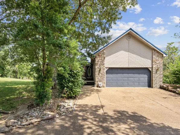 71 Creekway Dr, Crossville, TN 38555