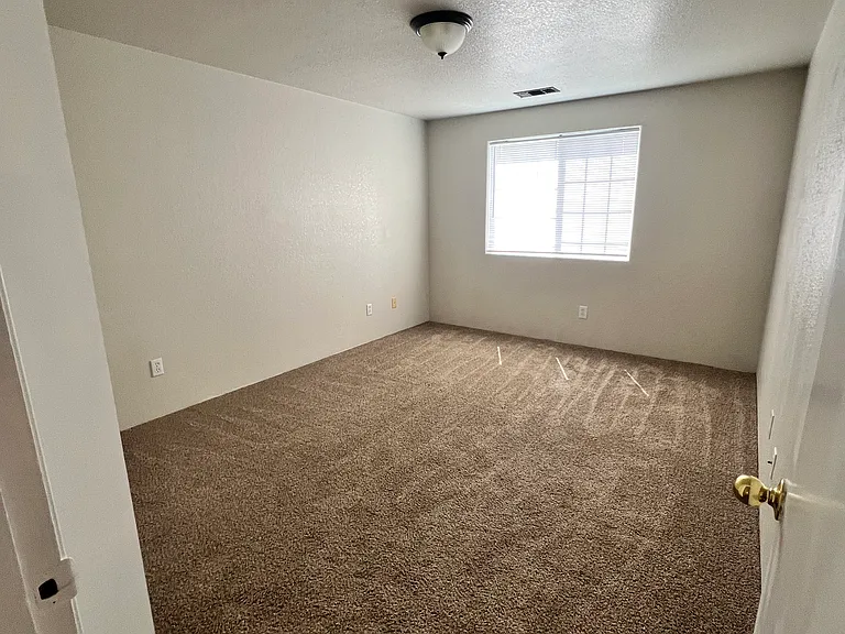 Mountain View Dr — Photo 5