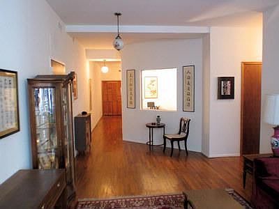 2nd image of 176 Broadway