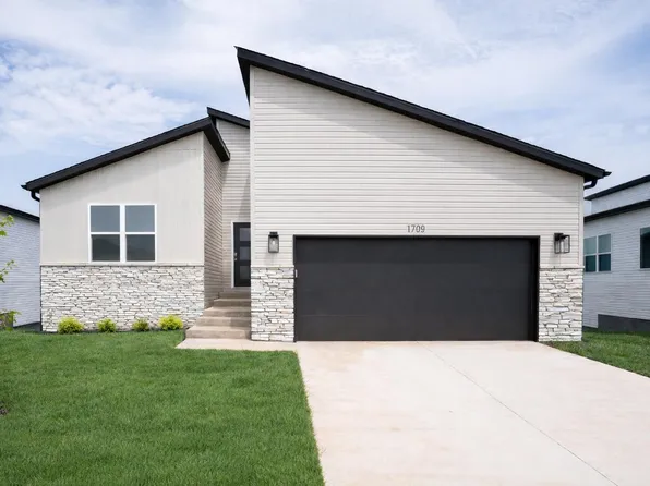 1722 N Hawthorne Place, Brookline, MO 65619