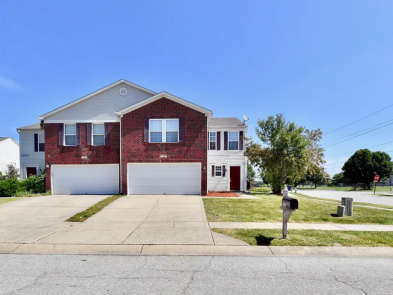 8030 Cork Bend Ln — Photo 2
