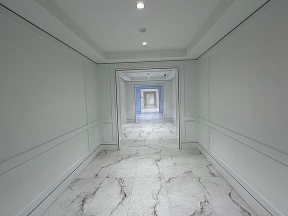 5th image of 4010 Eglinton Ave W #403