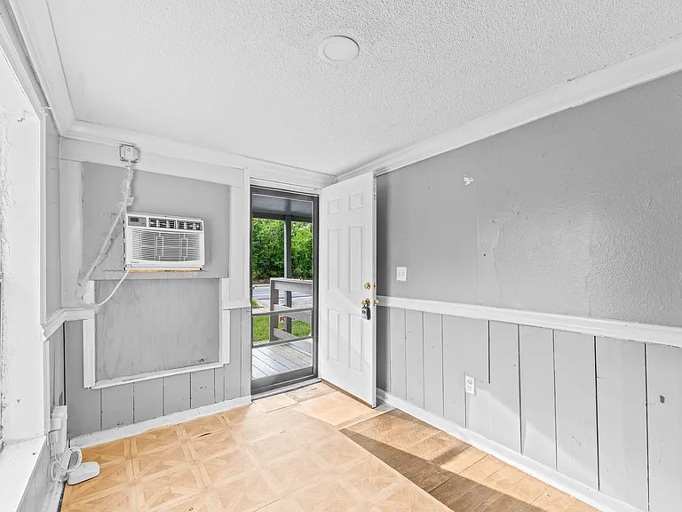 2318 Saxon St #A/B — Photo 34