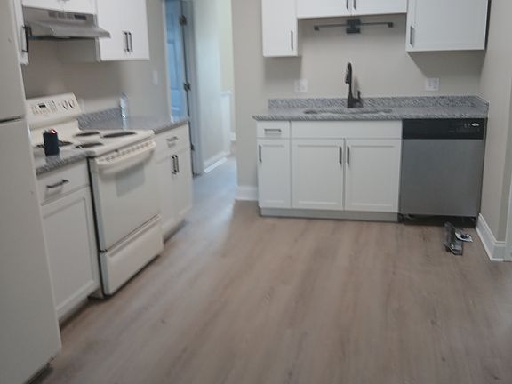 4th image of 3224 16th St N