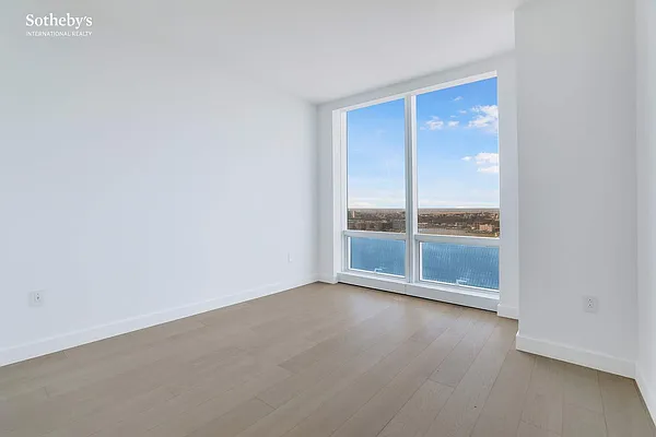 Rented by Sotheby's International Realty | media 6